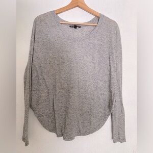 SMALL VICTORIA’S SECRET GRAY LONG SLEEVE SHIRT